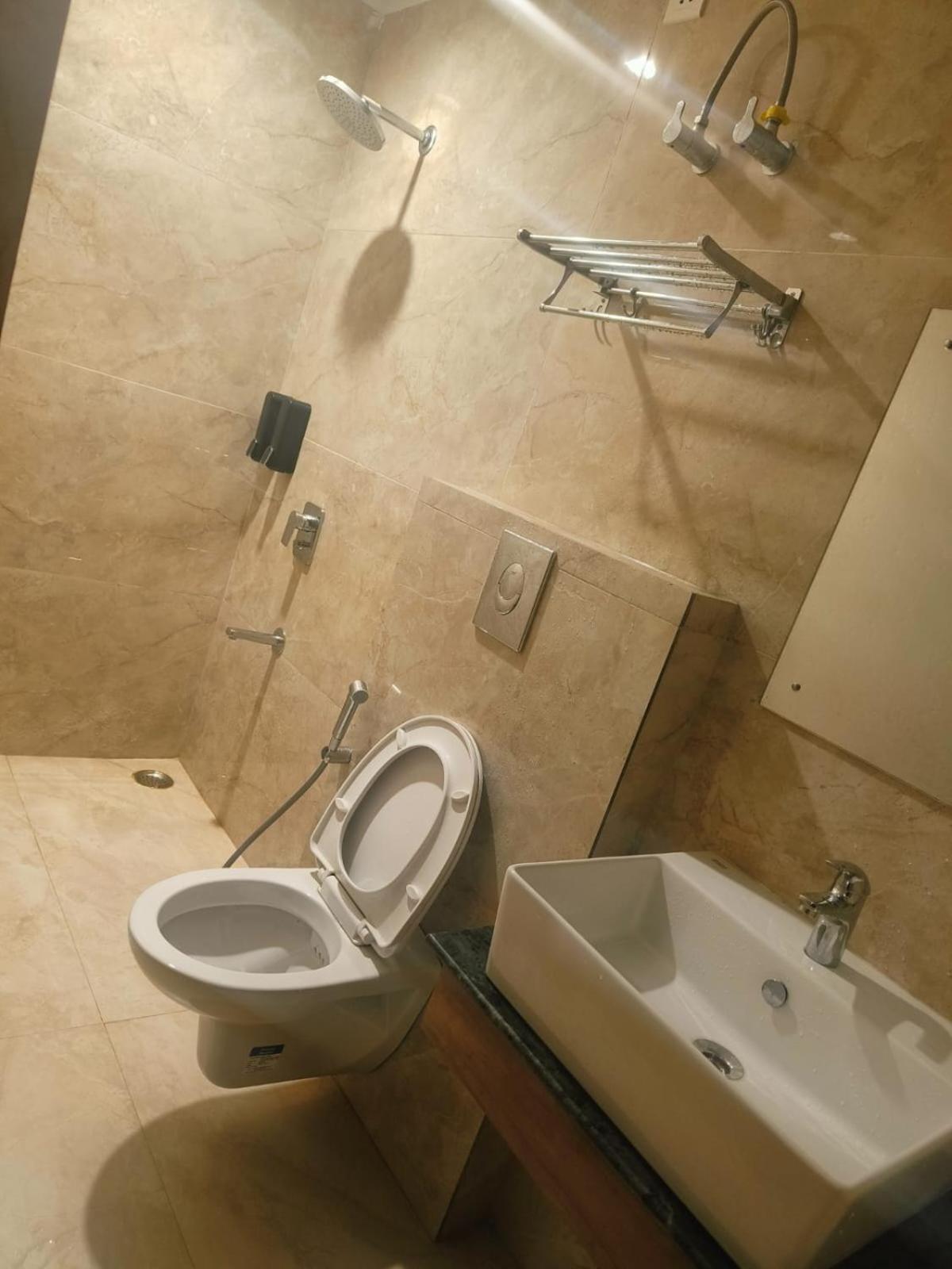Hotel Abode Шиллонг Экстерьер фото
