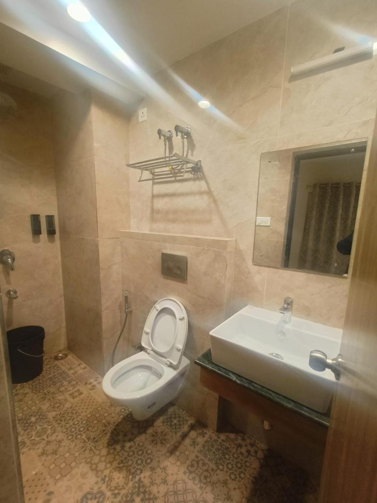 Hotel Abode Шиллонг Экстерьер фото